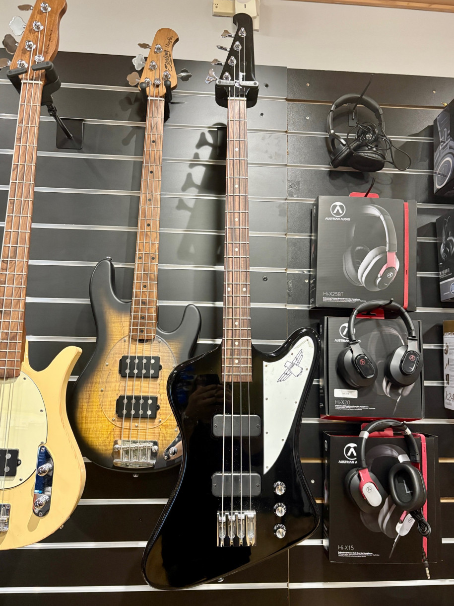 Käytetty Gibson Thunderbird sähköbasso Käytetty Gibson Thunderbird sähköbasso