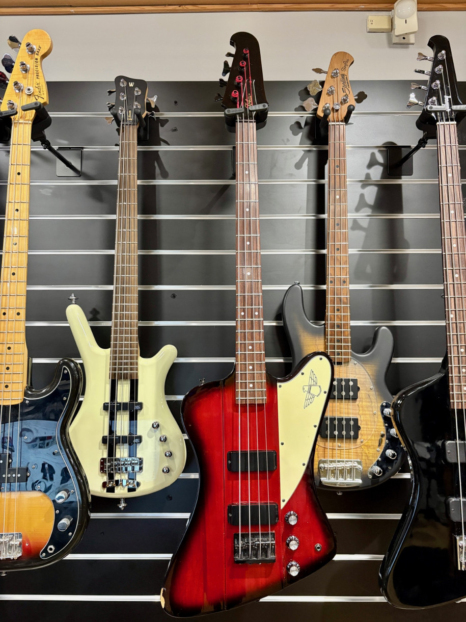 Käytetty Tokai Thunderbird sähköbasso 