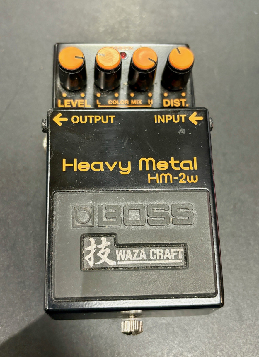Käytetty Boss HM-2W efektipedali Käytetty Boss HM-2W efektipedali