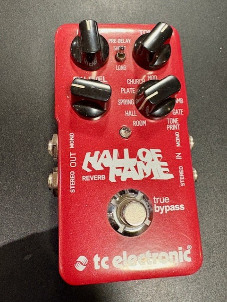 Käytetty TC ELECTRONIC HALL OF FAME REVERB pedaali