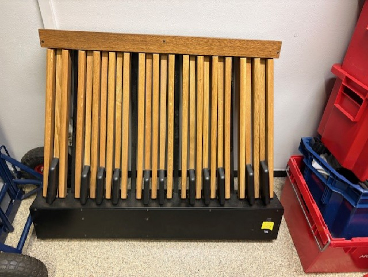 Käytetty Viscount f1 midi pedalboard p27n.r.midi.oak