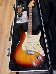 Käytetty Fender Stratocaster AM STD sähkökitara