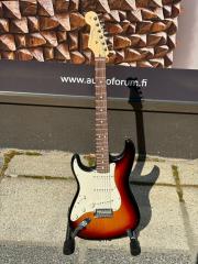 Käytetty Fender Stratocaster AM STD vasenkätinen sähkökitara