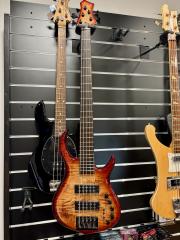 Käytetty Sire M7 sähköbasso