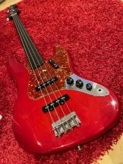 Käytetty Rautia Jazz basso "Fretless"