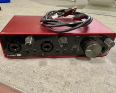 Käytetty Focusrite Scarlett 2i2 3th gen Käytetty Focusrite Scarlett 2i2 3th gen